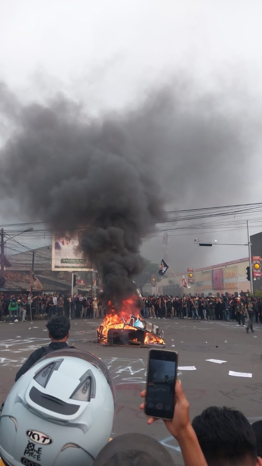 Aktivis Banten, Soroti Komitmen Presiden Dan DPR RI, Yang Akan Segera Cabut Kebijakan Tidak Pro Rakyat