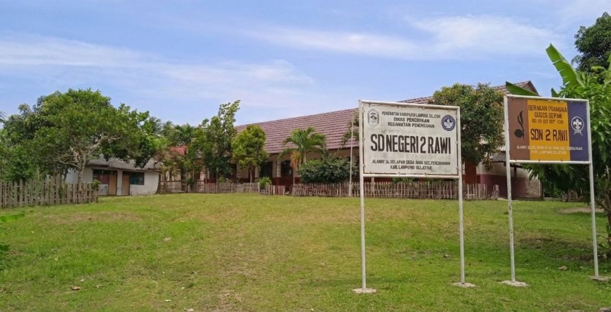Akses Jalan Rusak Hambat Hak Siswa Dapat Program MBG