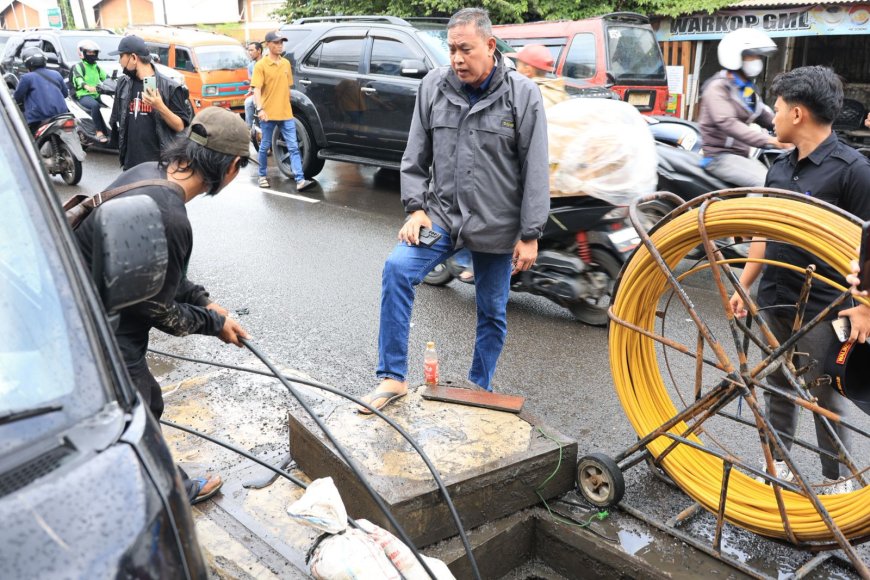 Wali Kota Bekasi Hentikan Paksa Proyek Kabel Optik Ilegal di Kali Abang Tengah