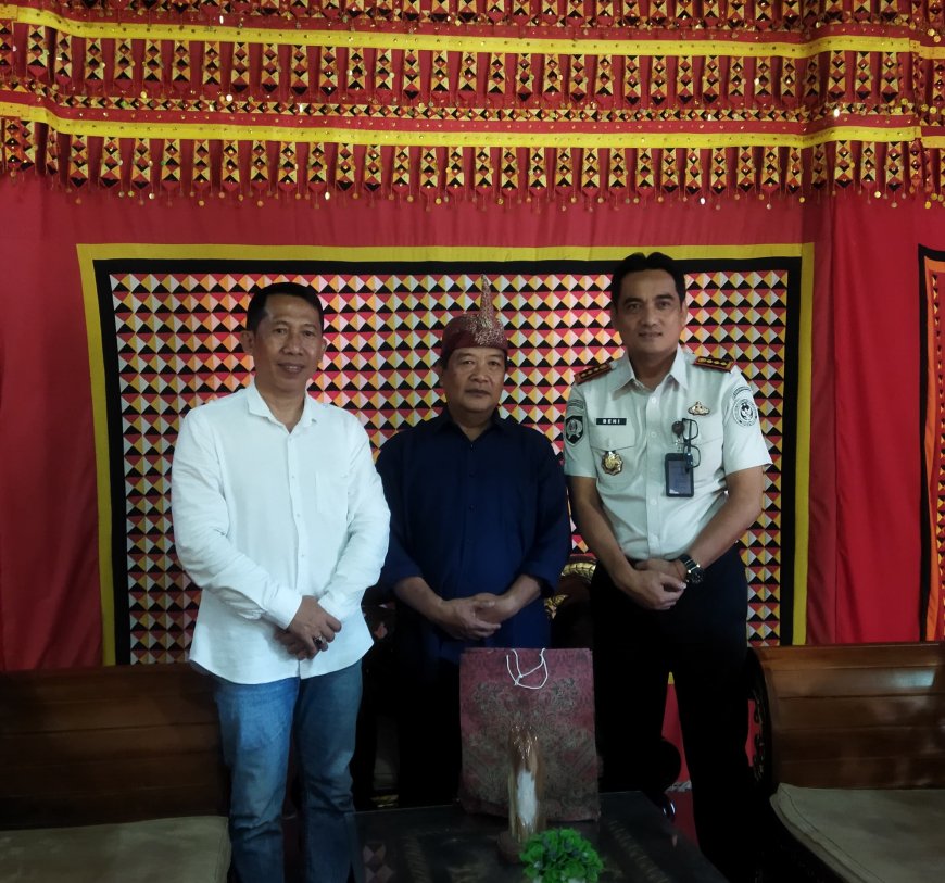 Lestarikan Adat Lampung, Kalapas Kalianda Lanjutkan Silaturahmi ke Lamban Khanggal Marga Ratu Keratuan Menangsi