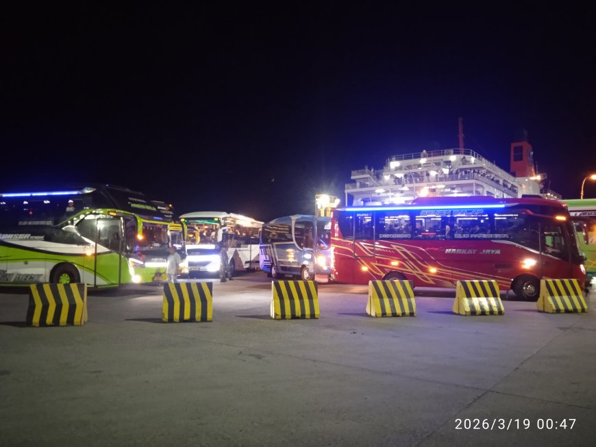 Arus Mudik H-3: Pelabuhan Bakauheni Diserbu Ribuan Kendaraan dari Jawa pada Dini Hari