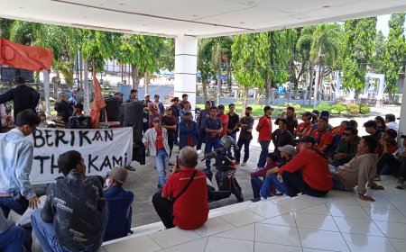 Lampung Selatan Membara, Ratusan Buruh PT San Xiong Steel Bakar Ban, Kecam Kelumpuhan Pemkab dan DPRD