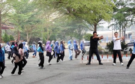 RIBUAN ASN PADATI GOR WAY HANDAK DEMI POLA HIDUP SEHAT & KUALITAS PELAYANAN PUBLIK