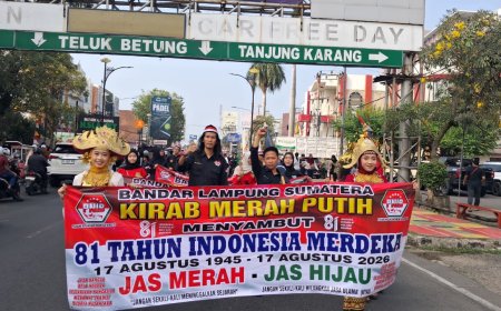 Kirab Merah Putih 300 Meter Guncang Bandar Lampung, Pemuda dan Santri Bersatu Kawal NKRI