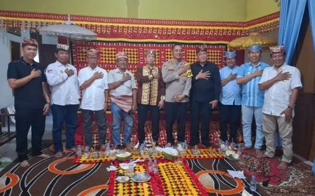 Sowan ke Lamban Balak Marga Legun, Kapolres Lampung Selatan Perkuat Benteng Kamtibmas Bersama Tokoh Adat