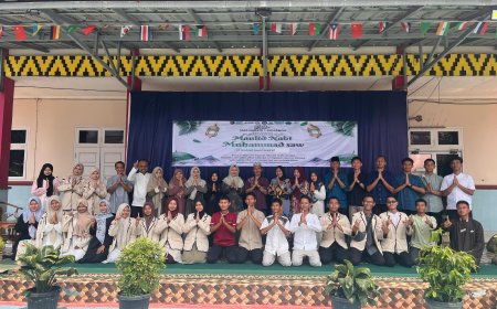 SMAN 1 KALIANDA SUKSES GELAR PERINGATAN MAULID NABI MUHAMMAD SAW PENUH KHIDMAT