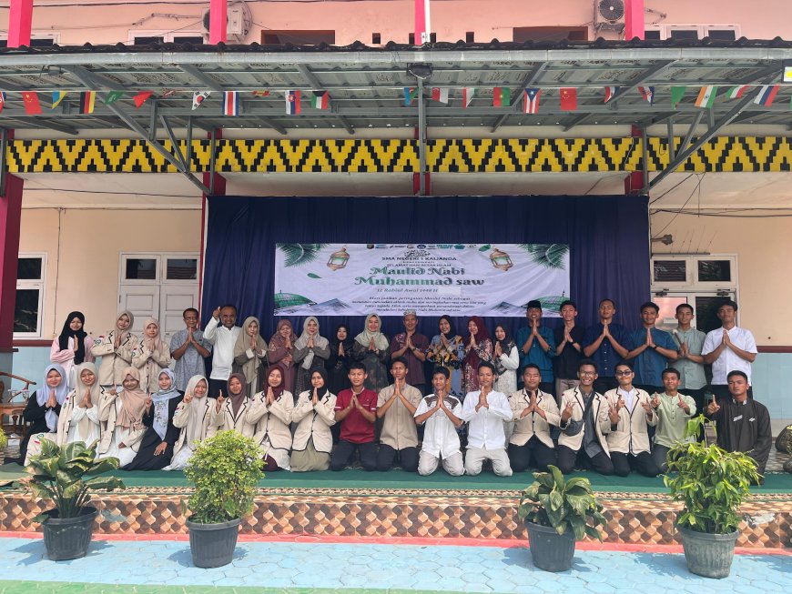 SMAN 1 KALIANDA SUKSES GELAR PERINGATAN MAULID NABI MUHAMMAD SAW PENUH KHIDMAT